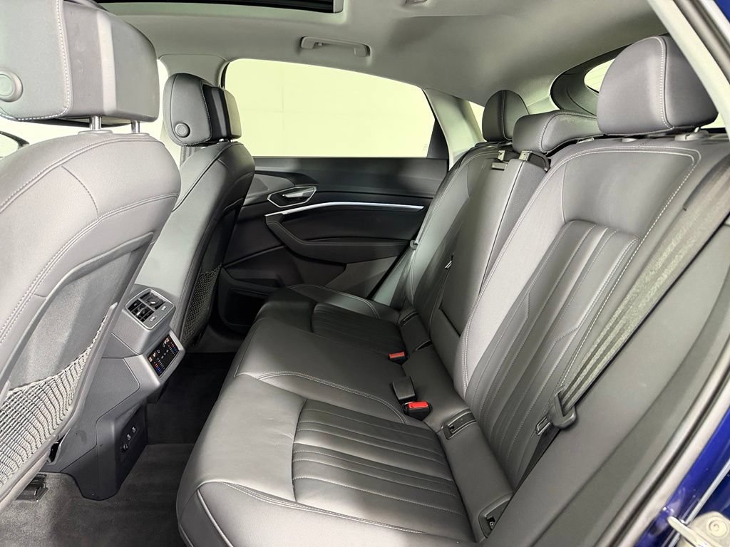 Used 2022 Audi e-tron Premium AWD/4WD image 18