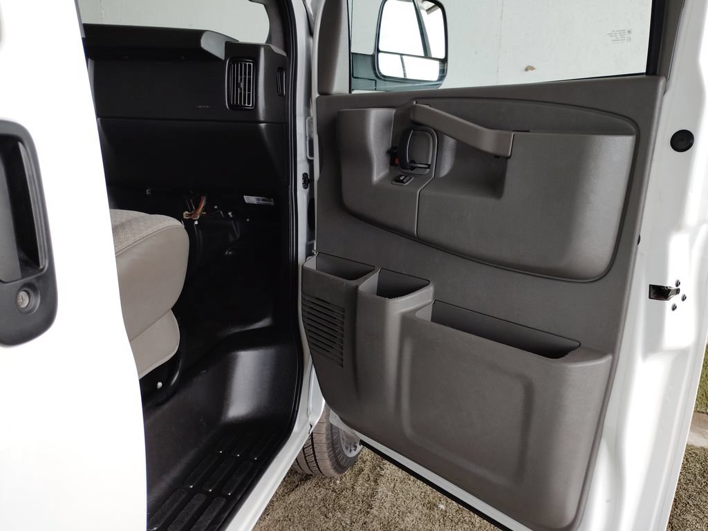 Used 2019 Chevrolet Express 2500 w/ Driver Convenience Package RWD image 10