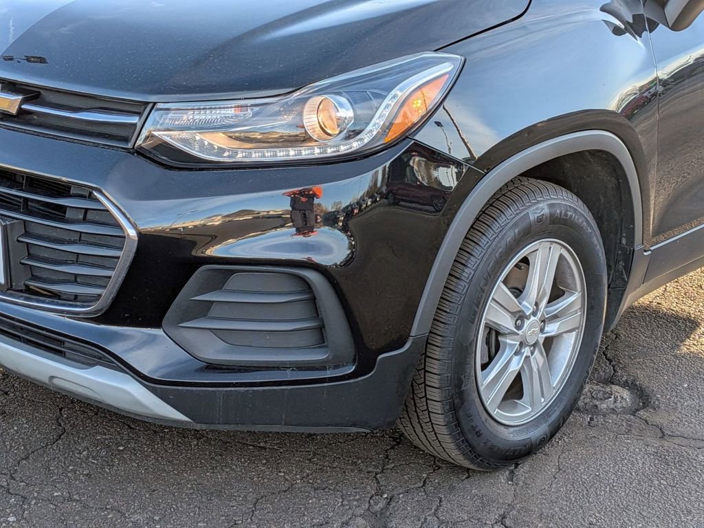 Used 2022 Chevrolet Trax LT w/ LT Convenience Package image 10