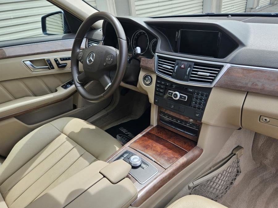 Used 2012 Mercedes-Benz E 350 4MATIC Wagon image 11