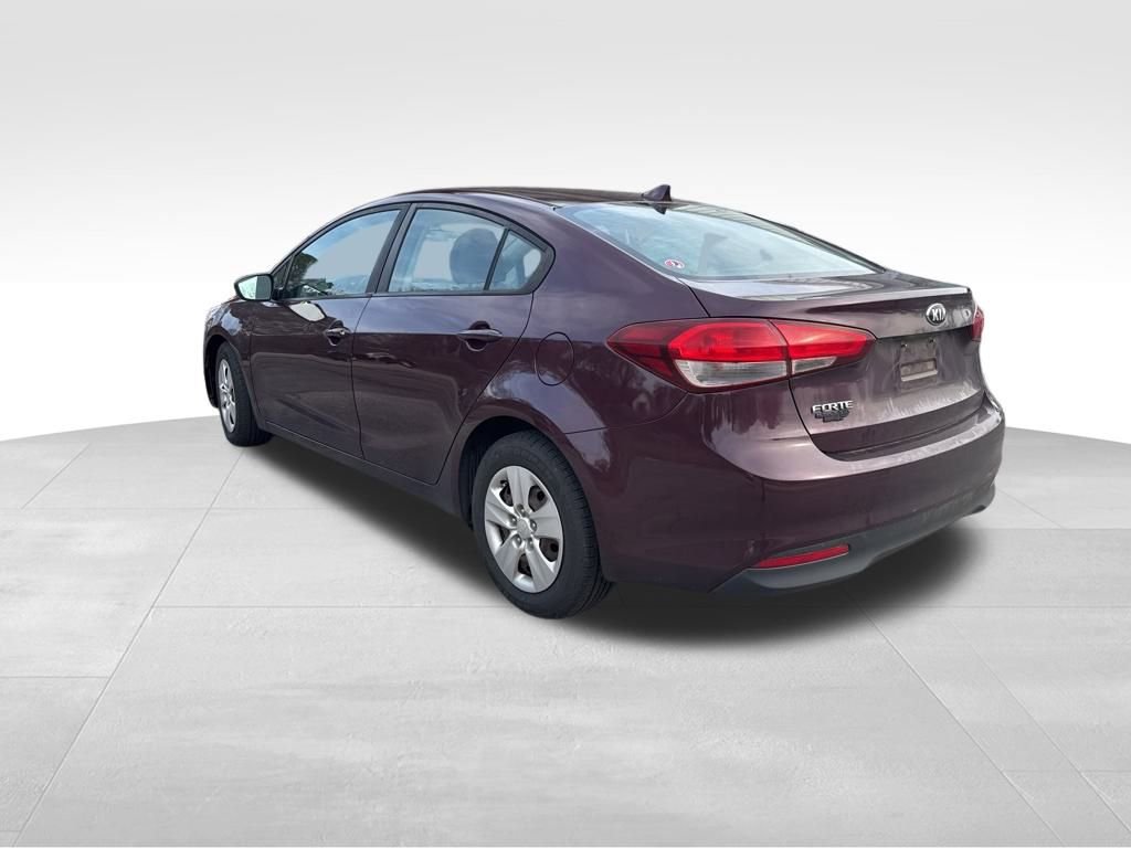 Used 2017 Kia Forte LX image 6