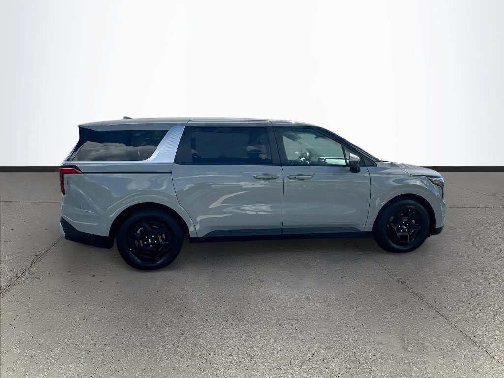 New 2027 Kia Carnival FWD image 8