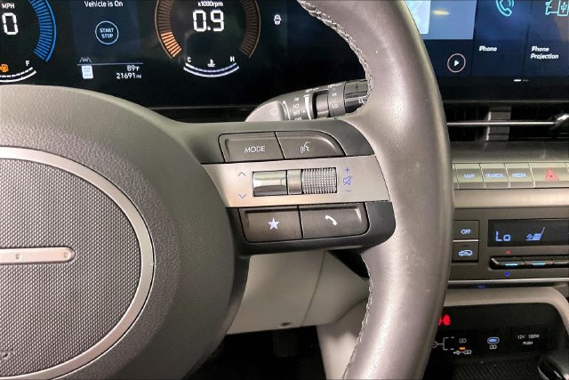 Used 2025 Hyundai Kona SEL FWD image 11