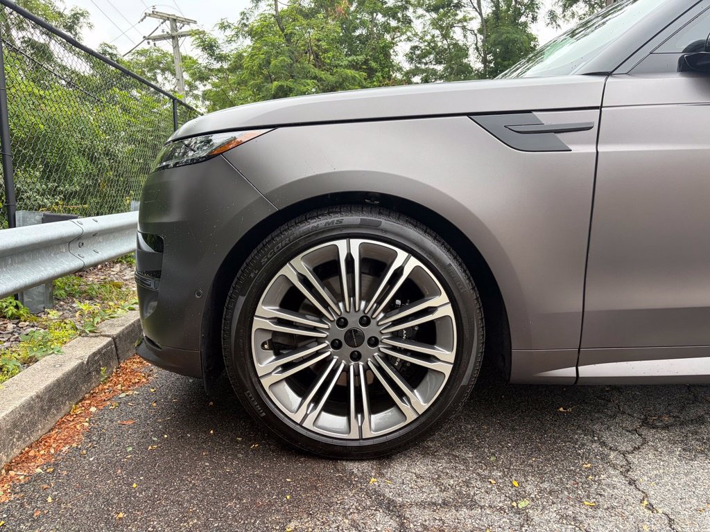 Used 2026 Land Rover Range Rover Sport Dynamic SE AWD/4WD image 9
