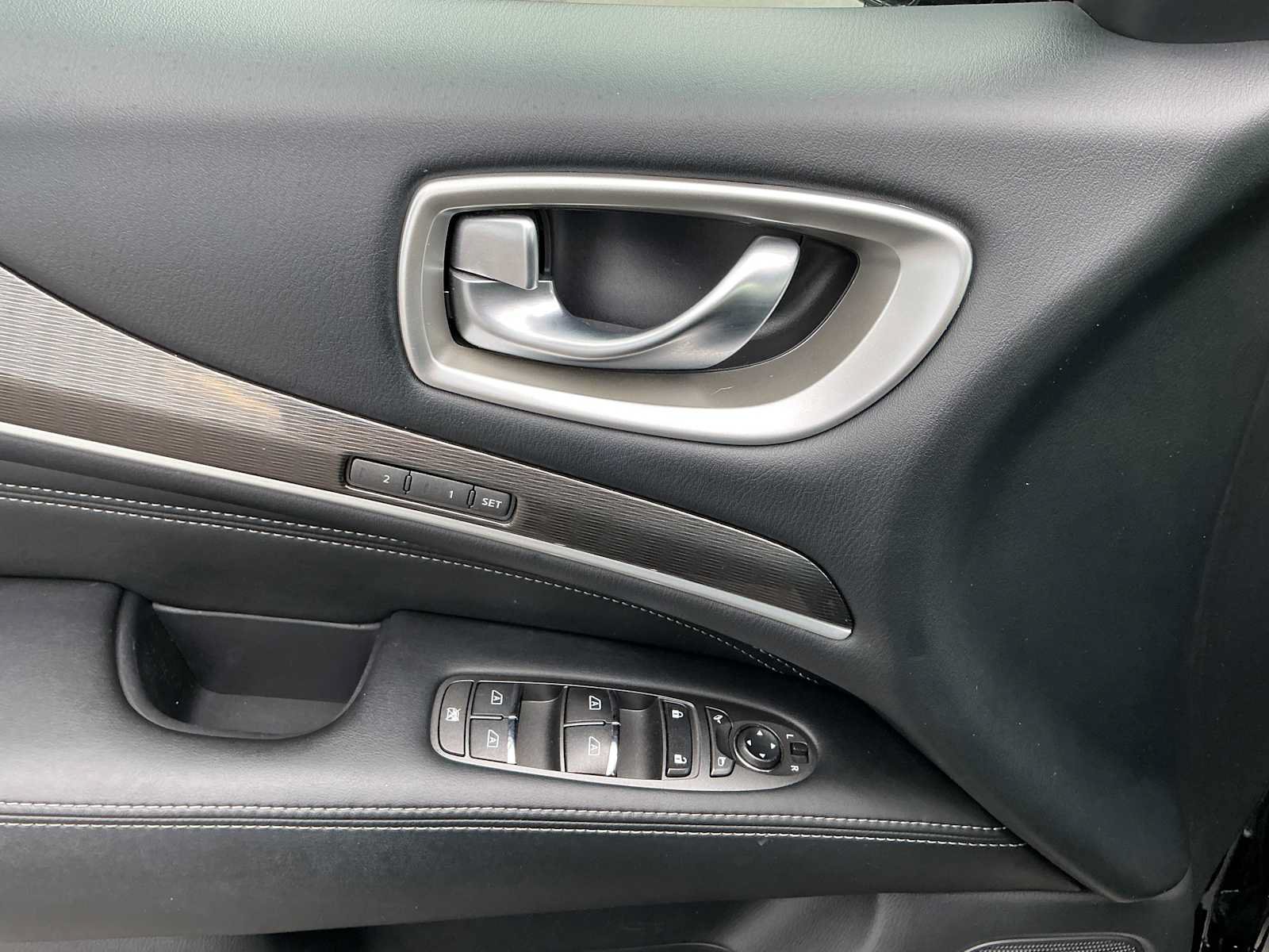 Used 2017 INFINITI QX60 FWD w/ Premium Plus Package image 15