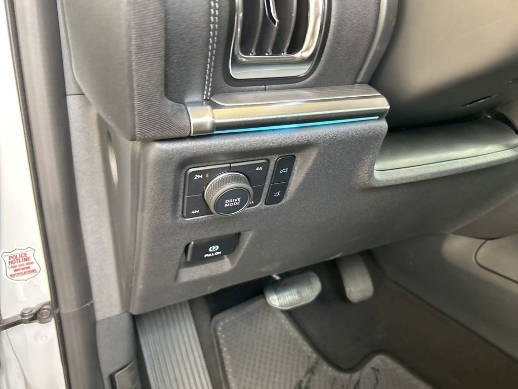 Used 2025 Ford Expedition Platinum image 55