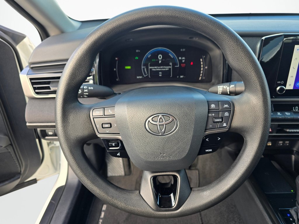 Used 2025 Toyota Camry LE FWD image 14