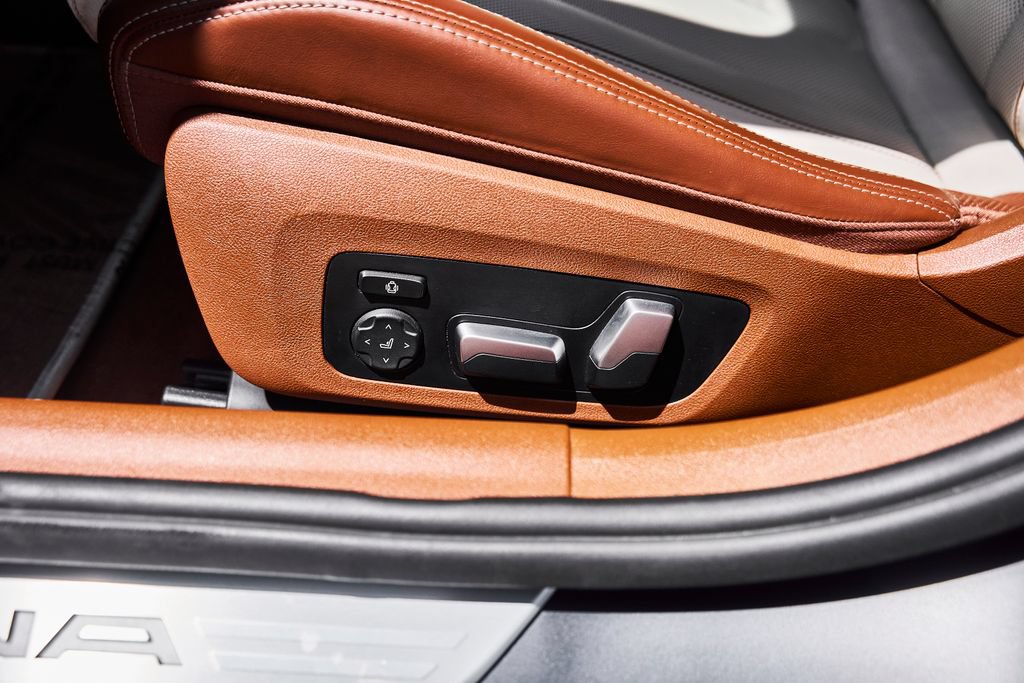Used 2023 BMW ALPINA B8 xDrive Gran Coupe AWD/4WD image 37