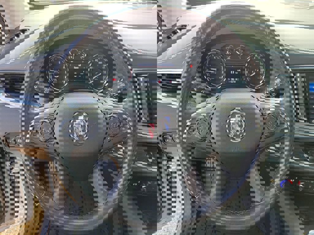 Used 2021 Buick Enclave Essence image 21