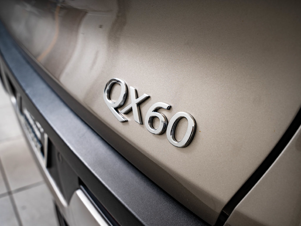Used 2023 INFINITI QX60 Luxe AWD/4WD image 16