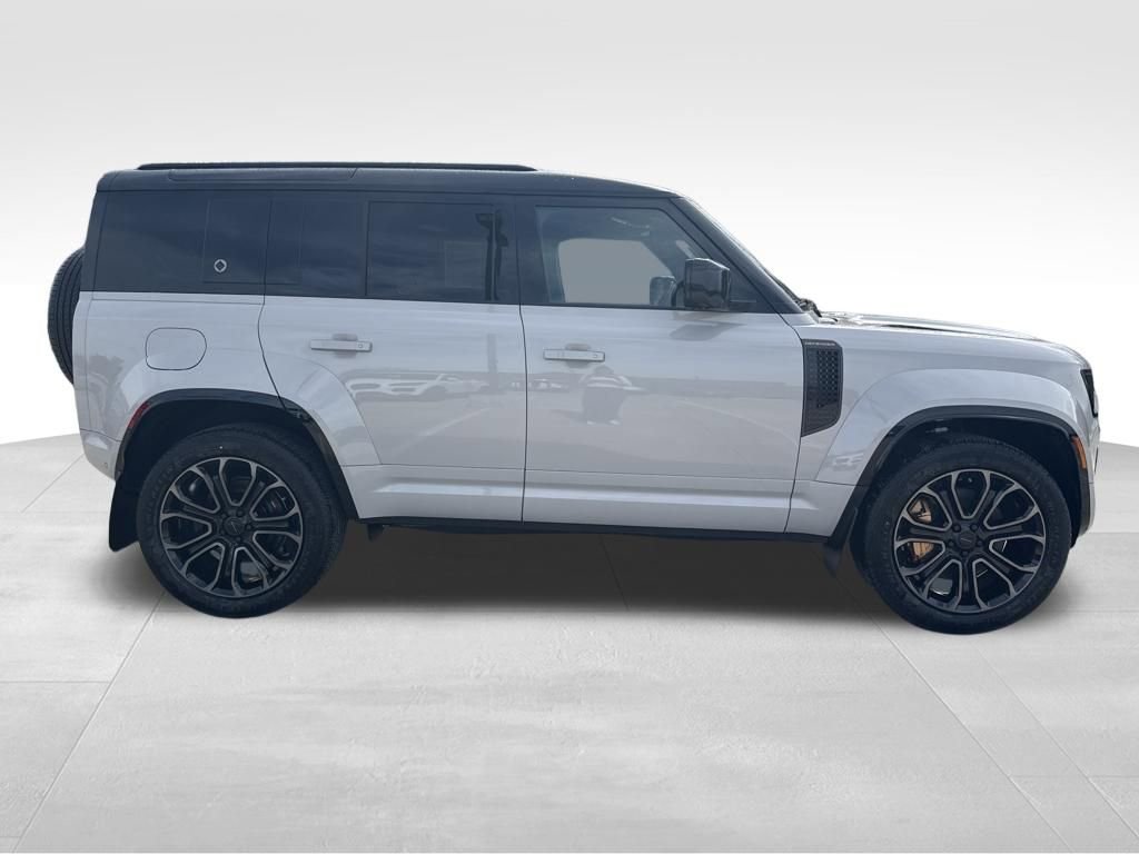 New 2026 Land Rover Defender 110 OCTA image 6