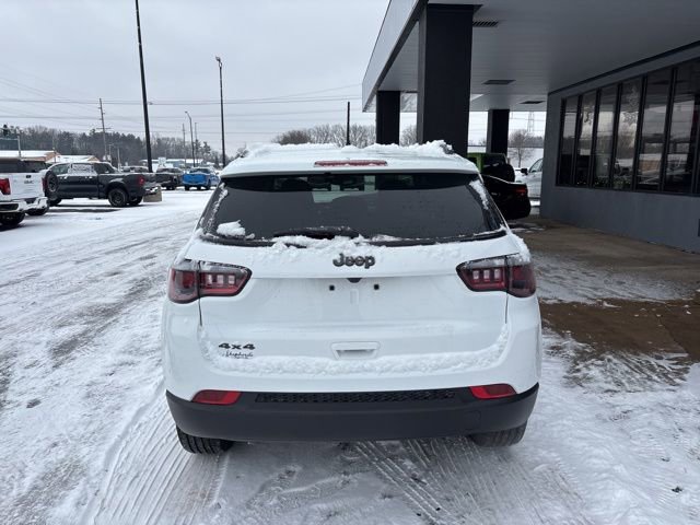 New 2026 Jeep Compass Latitude image 9