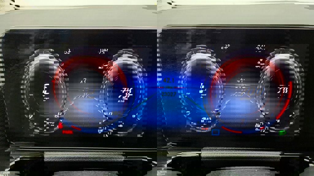 Used 2023 Mercedes-Benz GLA 250 w/ Premium Package image 13