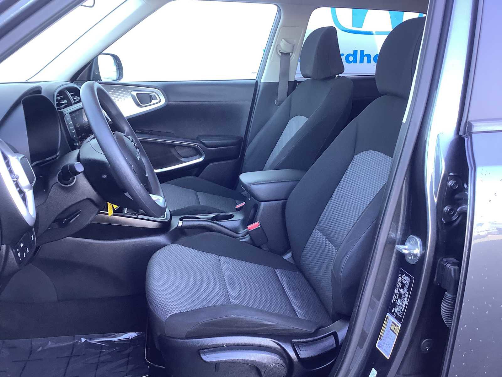 Used 2022 Kia Soul LX w/ Technology Package FWD image 11