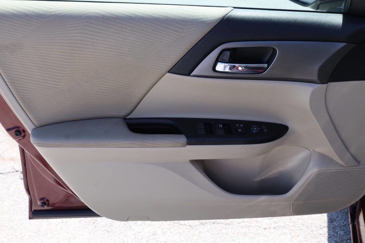 Used 2015 Honda Accord LX image 12