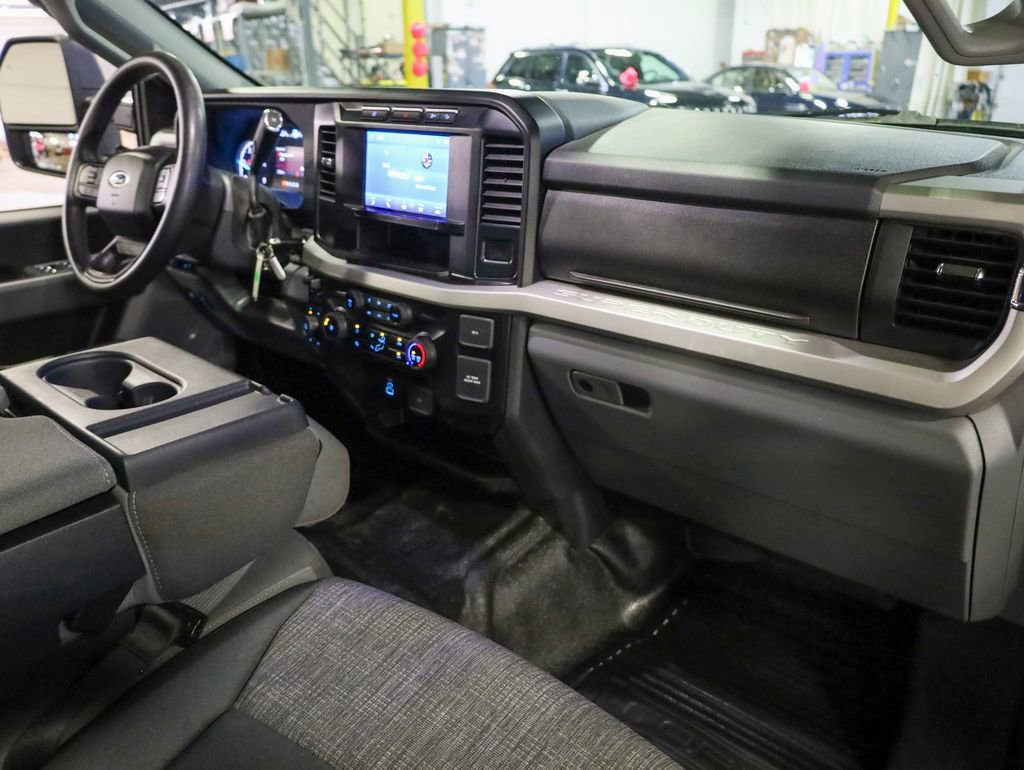Used 2024 Ford F350 XLT w/ FX4 Off-Road Package image 17
