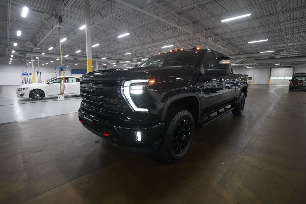 Used 2025 Chevrolet Silverado 2500 LT w/ Trail Boss Package AWD/4WD image 12