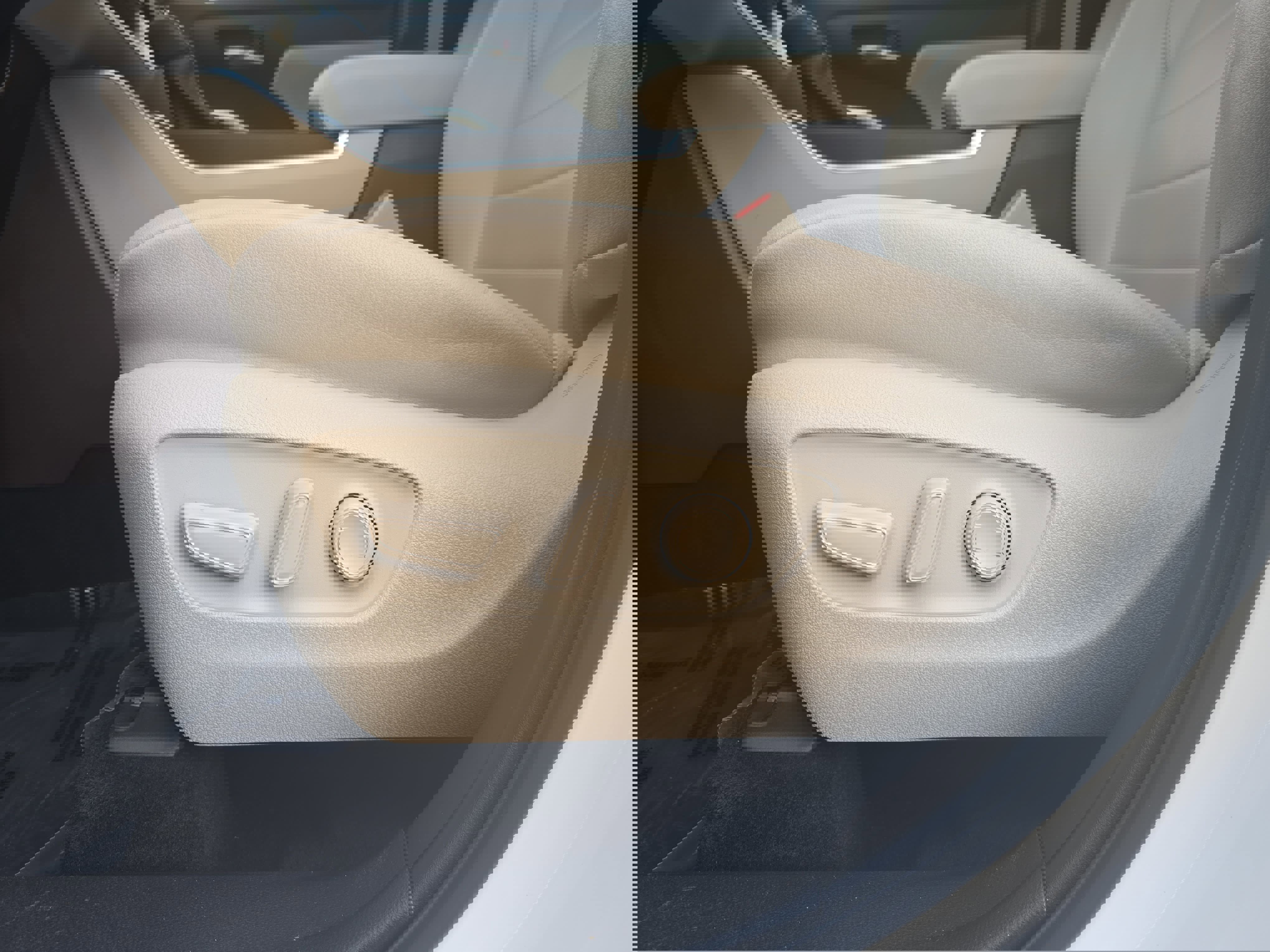 Used 2022 Toyota Highlander XLE image 28