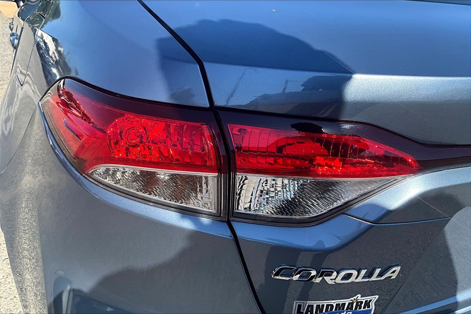 Used 2022 Toyota Corolla LE FWD image 30