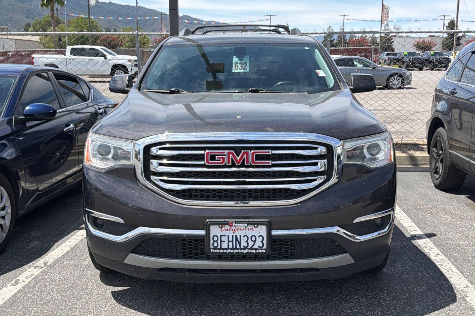 Used 2018 GMC Acadia SLT FWD image 3