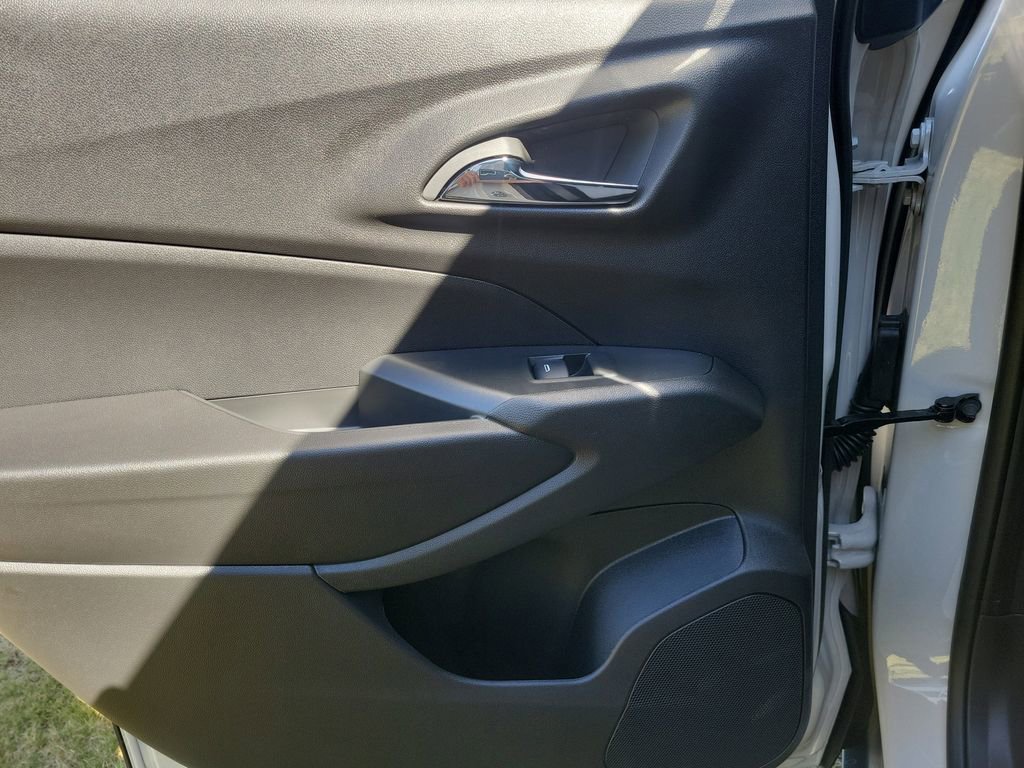 New 2026 Chevrolet Trax RS w/ Sunroof Package image 14