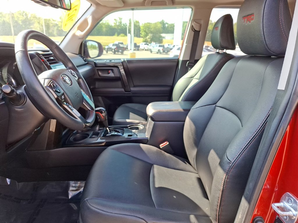 Used 2021 Toyota 4Runner Venture w/ Moonroof Package AWD/4WD image 15