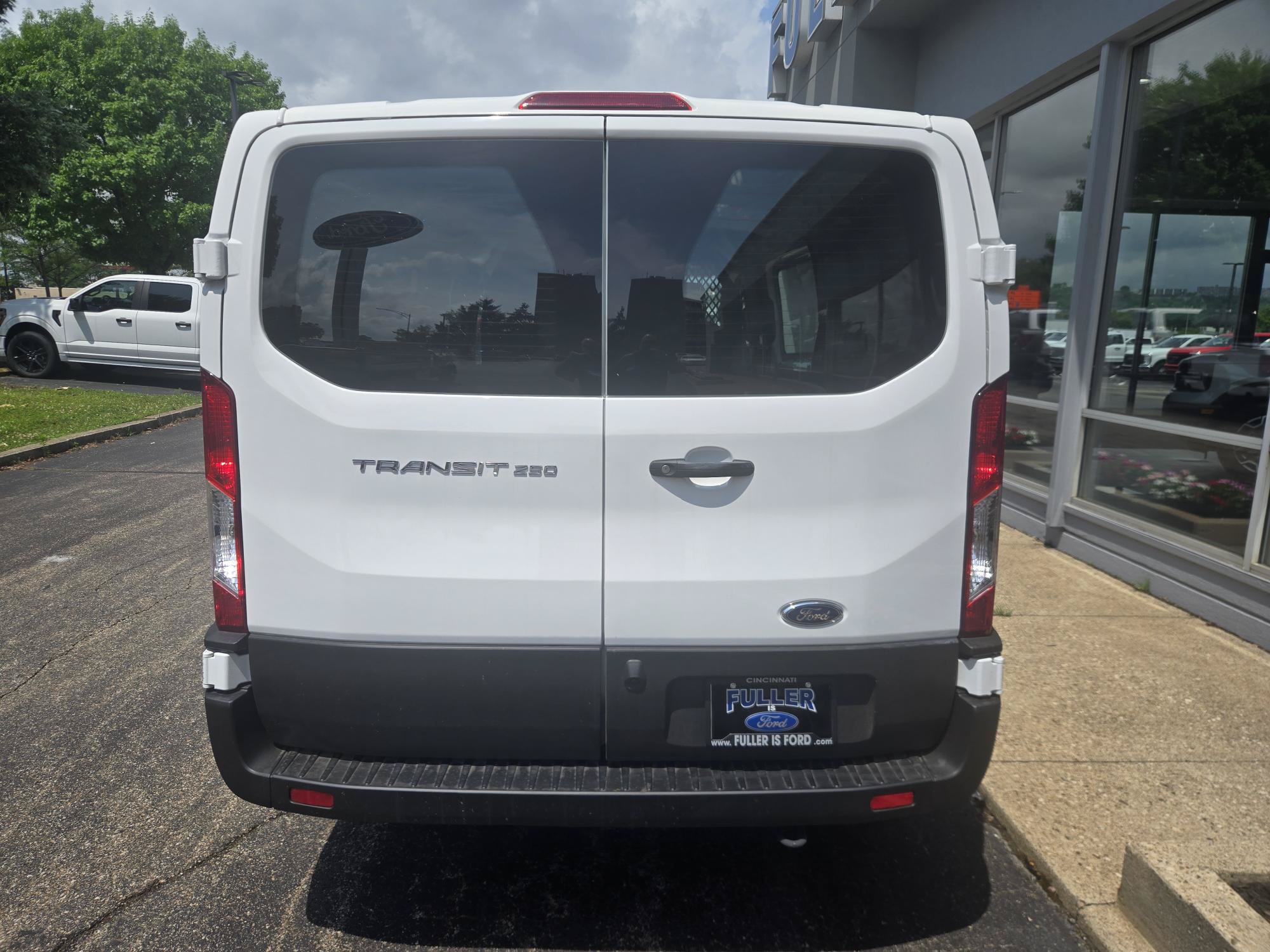 Used 2024 Ford Transit 250 Low Roof w/ Exterior Upgrade Package RWD image 3