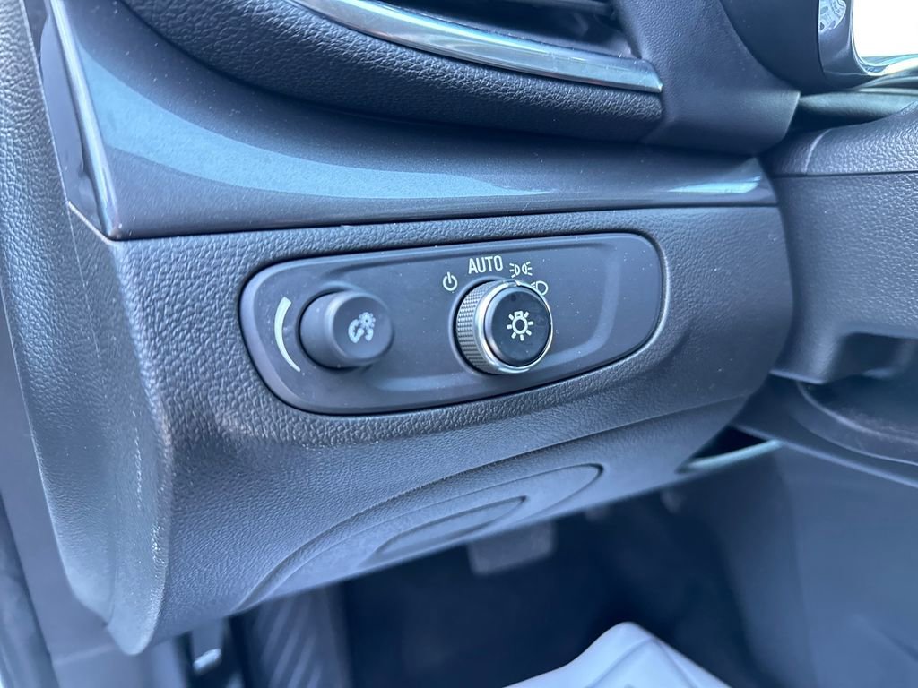 Used 2018 Buick Encore Preferred image 11