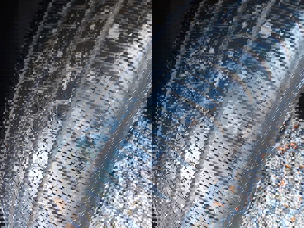 Certified 2024 Volvo XC40 B5 Plus w/ Protection Package Premier image 30