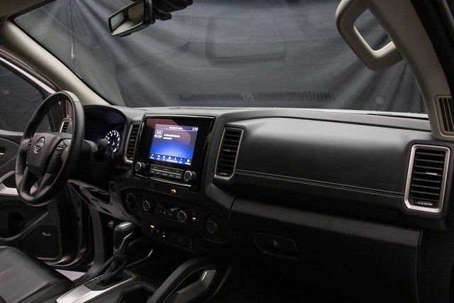 Used 2024 Nissan Frontier SL w/ Technology Package image 16
