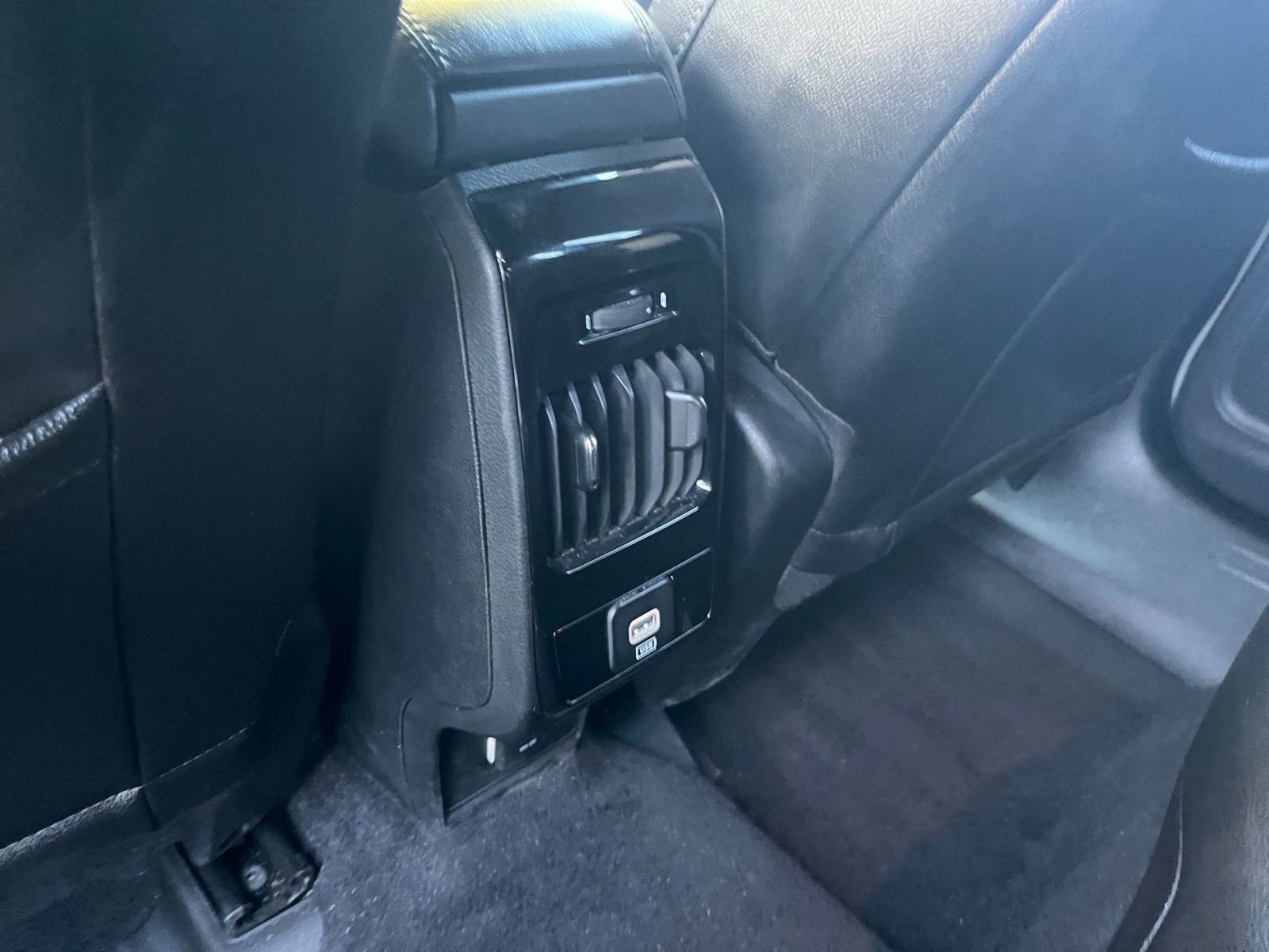 Used 2025 Jeep Compass Limited image 23