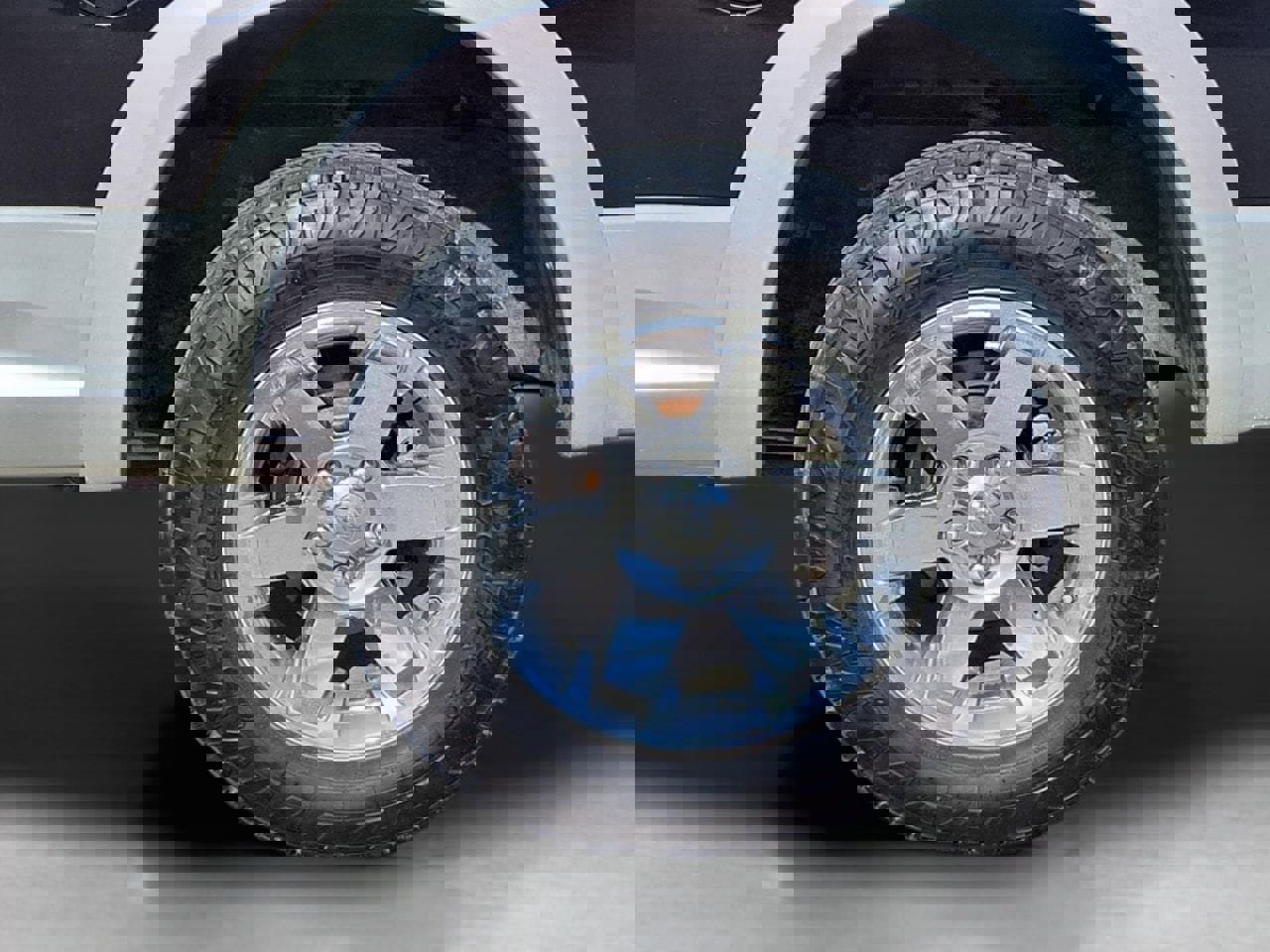 Used 2011 RAM 1500 Laramie image 3