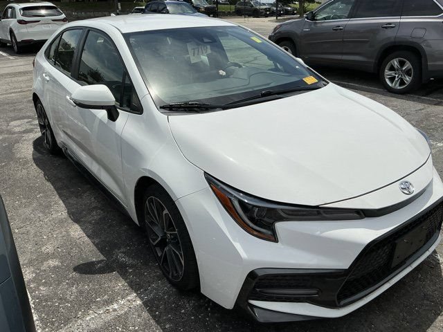 Used 2020 Toyota Corolla SE FWD image 3