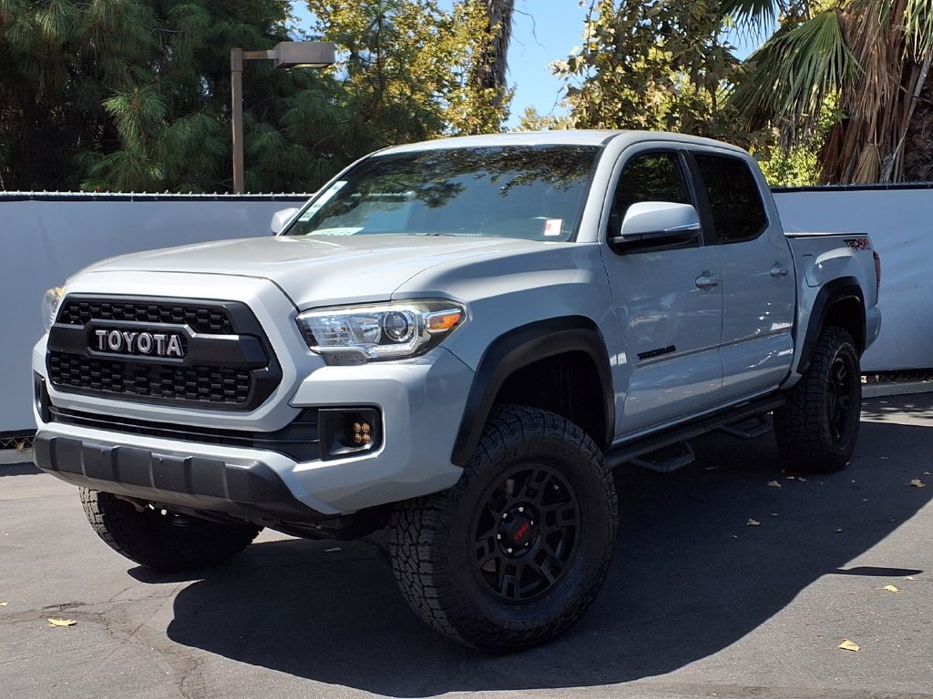 Used 2019 Toyota Tacoma TRD Off-Road w/ Exterior Package AWD/4WD image 38