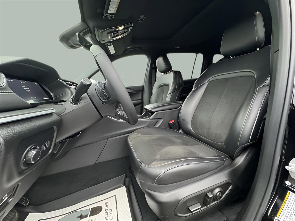 Used 2025 Jeep Grand Cherokee L Altitude image 22