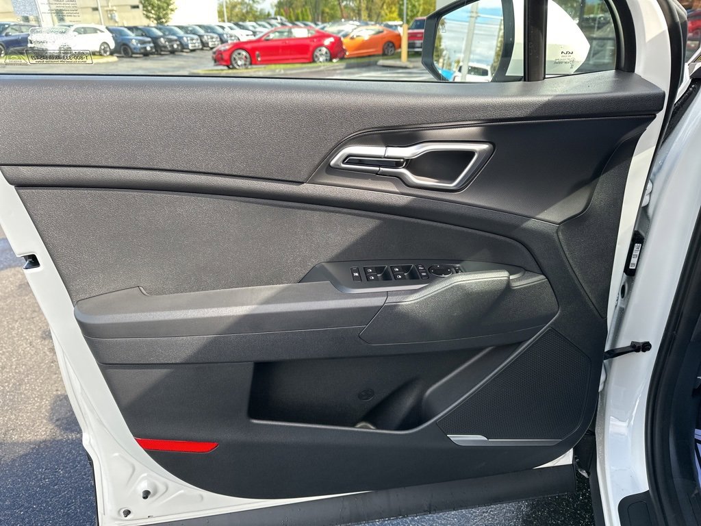 New 2026 Kia Sportage S image 28