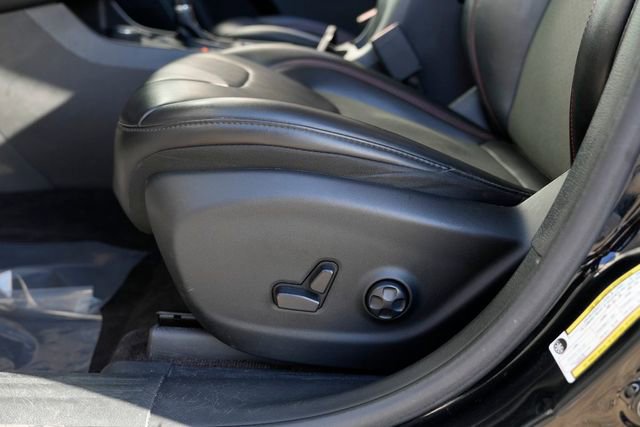 Used 2019 Jeep Cherokee Trailhawk w/ Cold Weather Group image 31