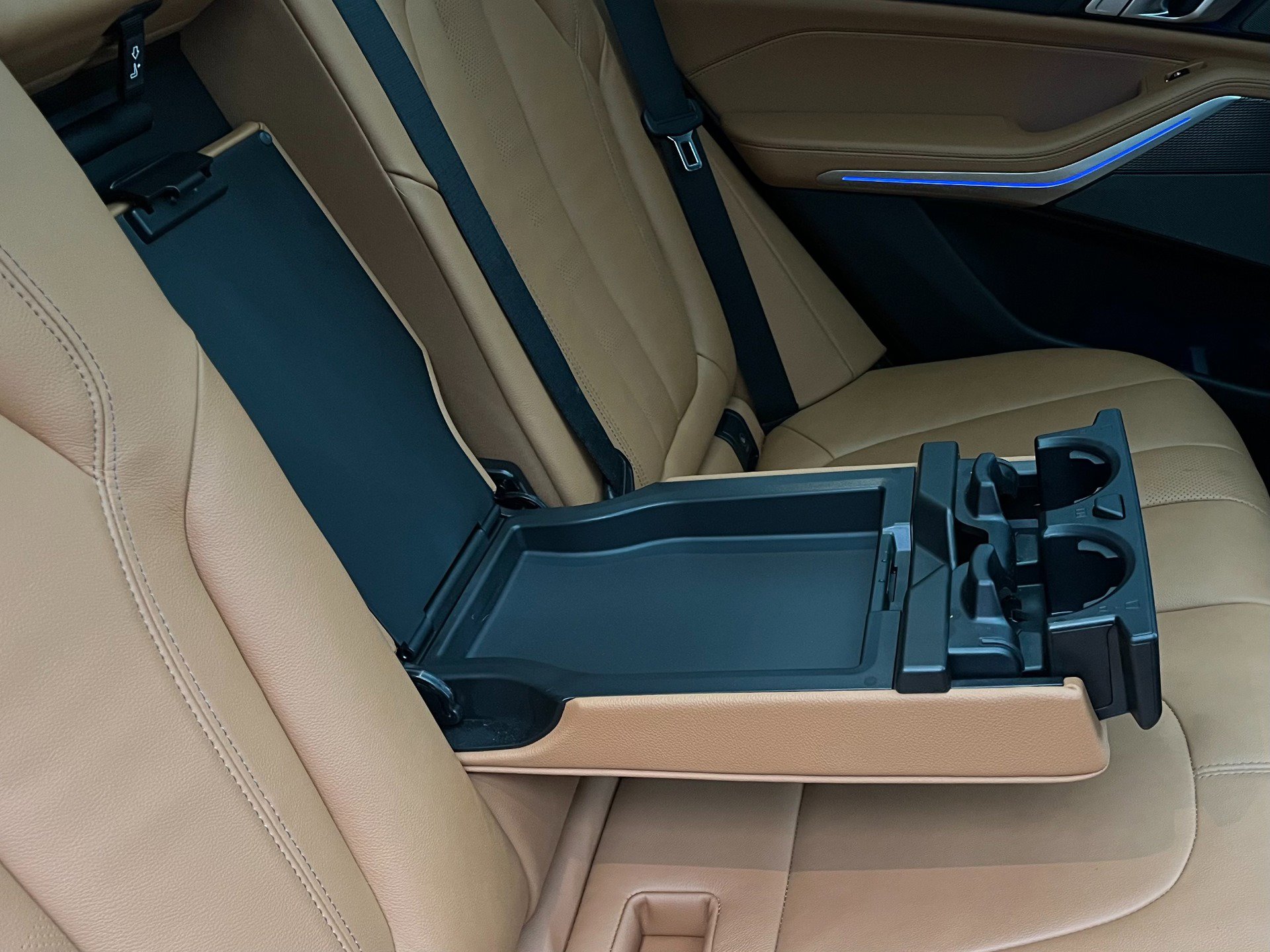 Used 2022 BMW X5 M50i w/ Executive Package image 38