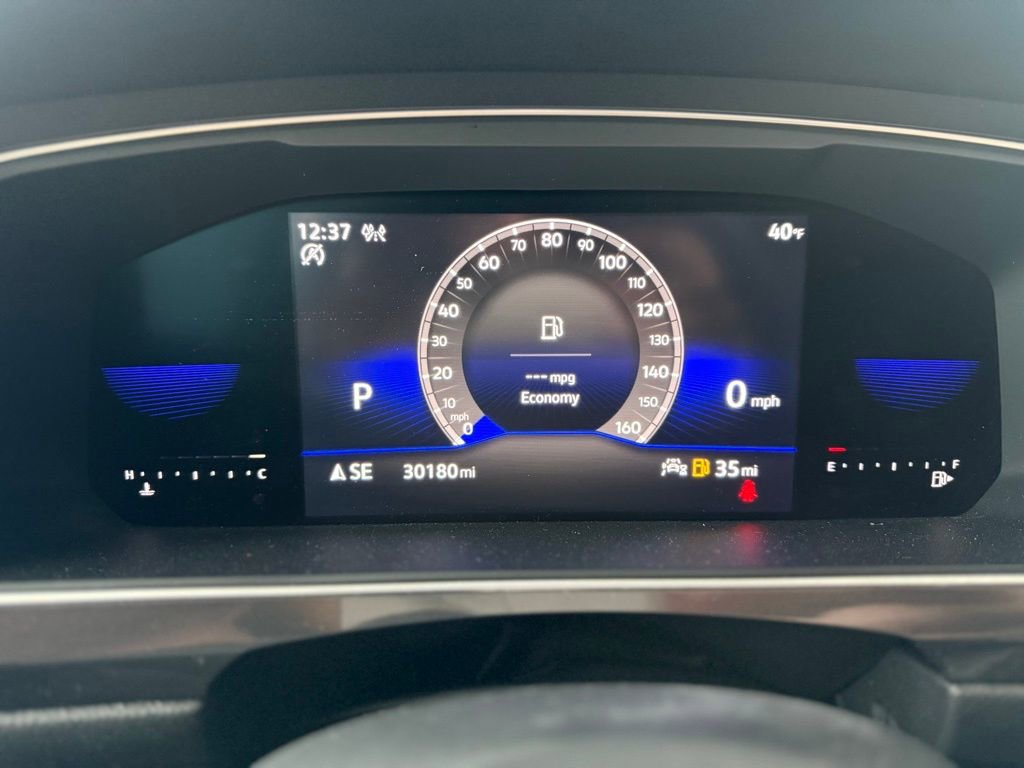 Used 2022 Volkswagen Tiguan SE image 27