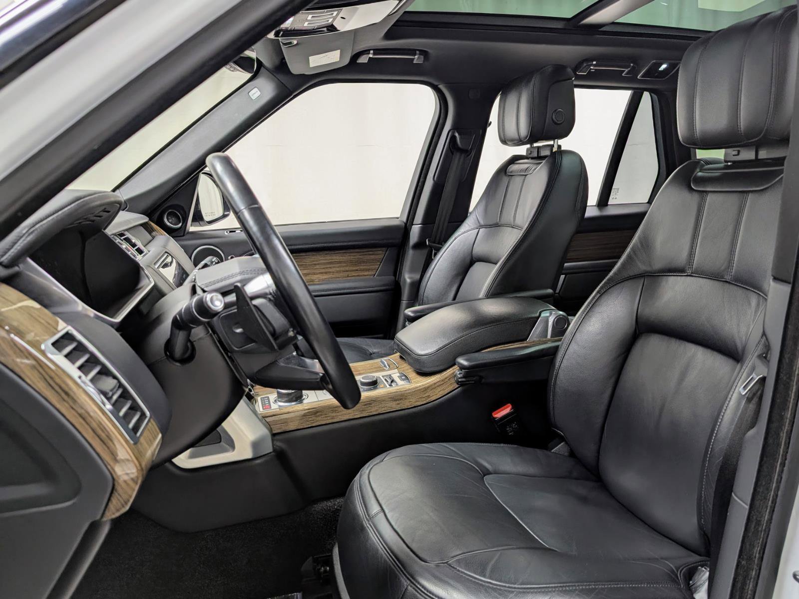 Used 2019 Land Rover Range Rover AWD/4WD image 14