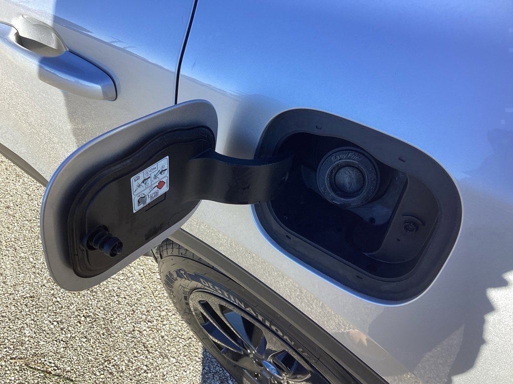 Used 2020 Ford Escape SE image 15