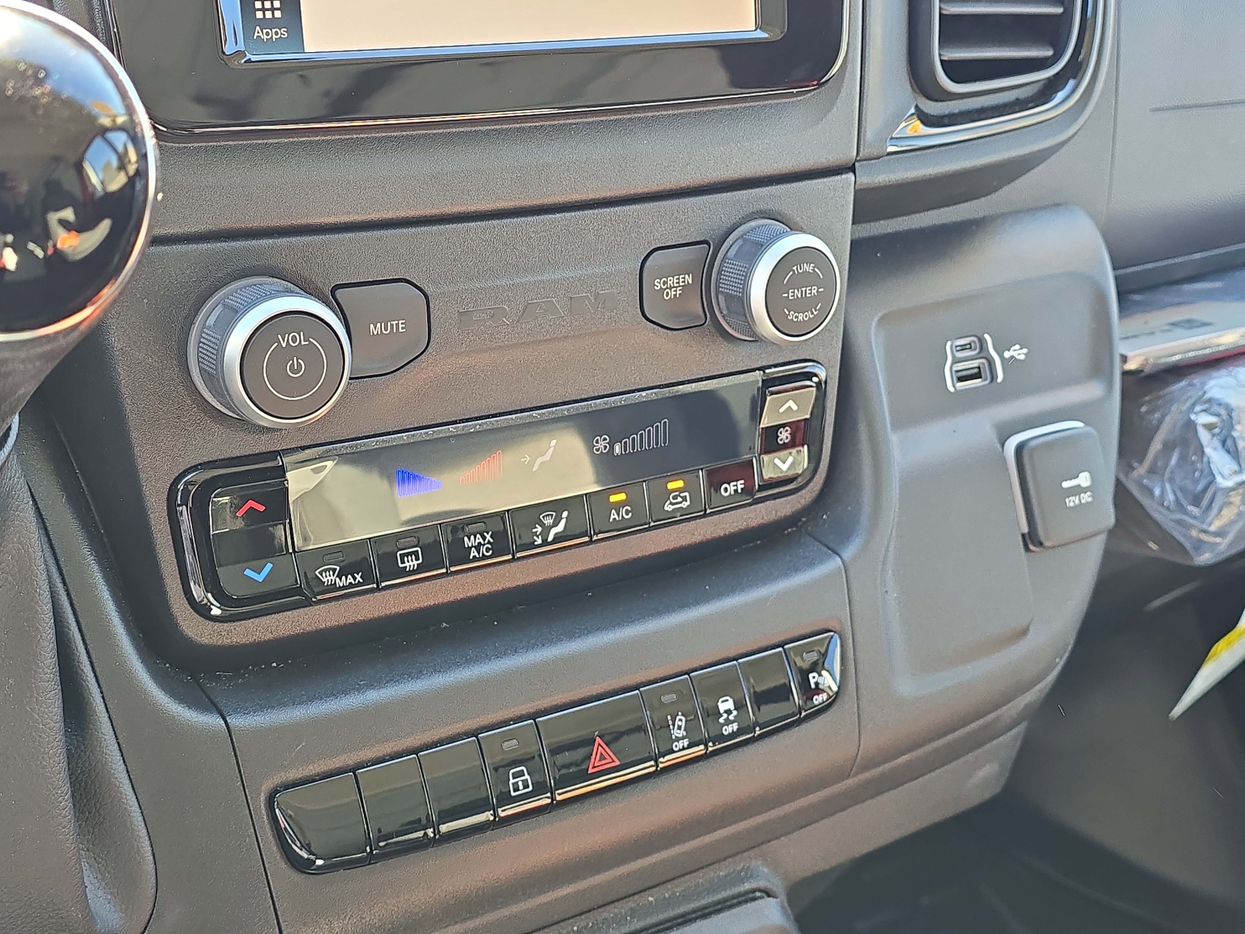Used 2025 RAM ProMaster 2500 w/ Safety Group image 20