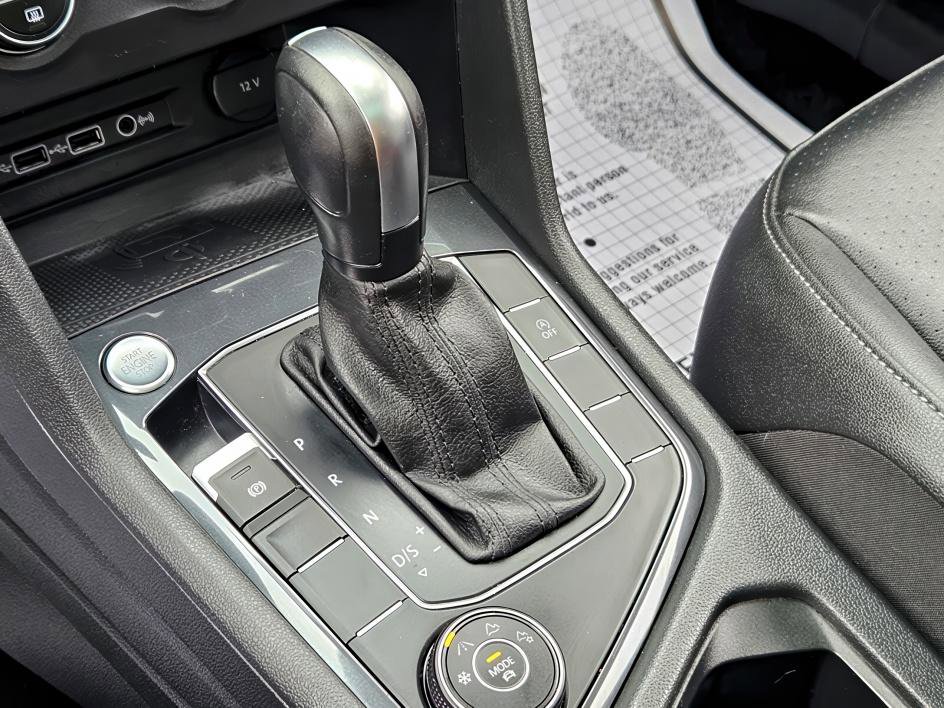 Used 2020 Volkswagen Tiguan SE image 25