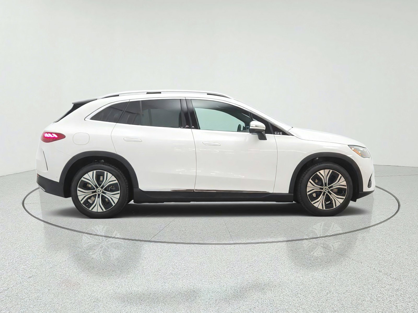 New 2027 Mercedes-Benz EQE 320+ SUV image 4