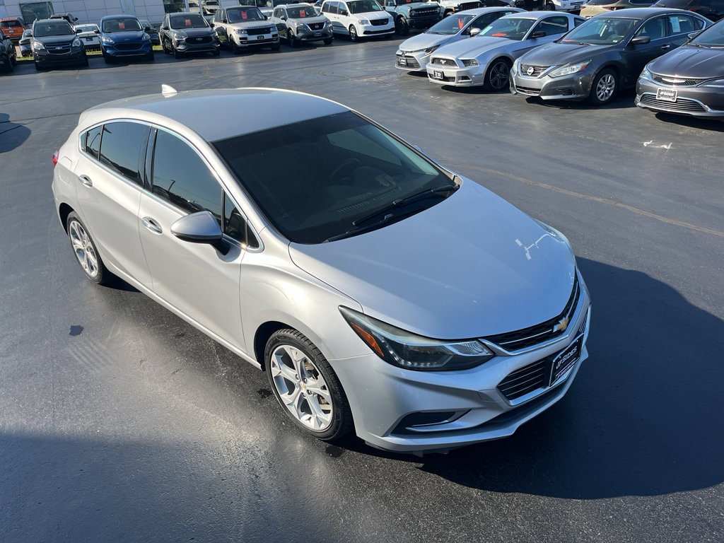 Used 2018 Chevrolet Cruze Premier FWD image 4