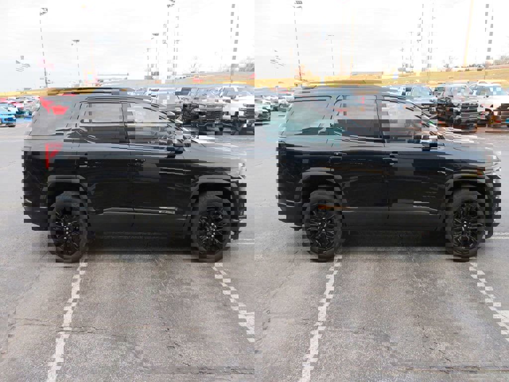 Used 2023 GMC Acadia SLE w/ Driver Convenience Package image 6