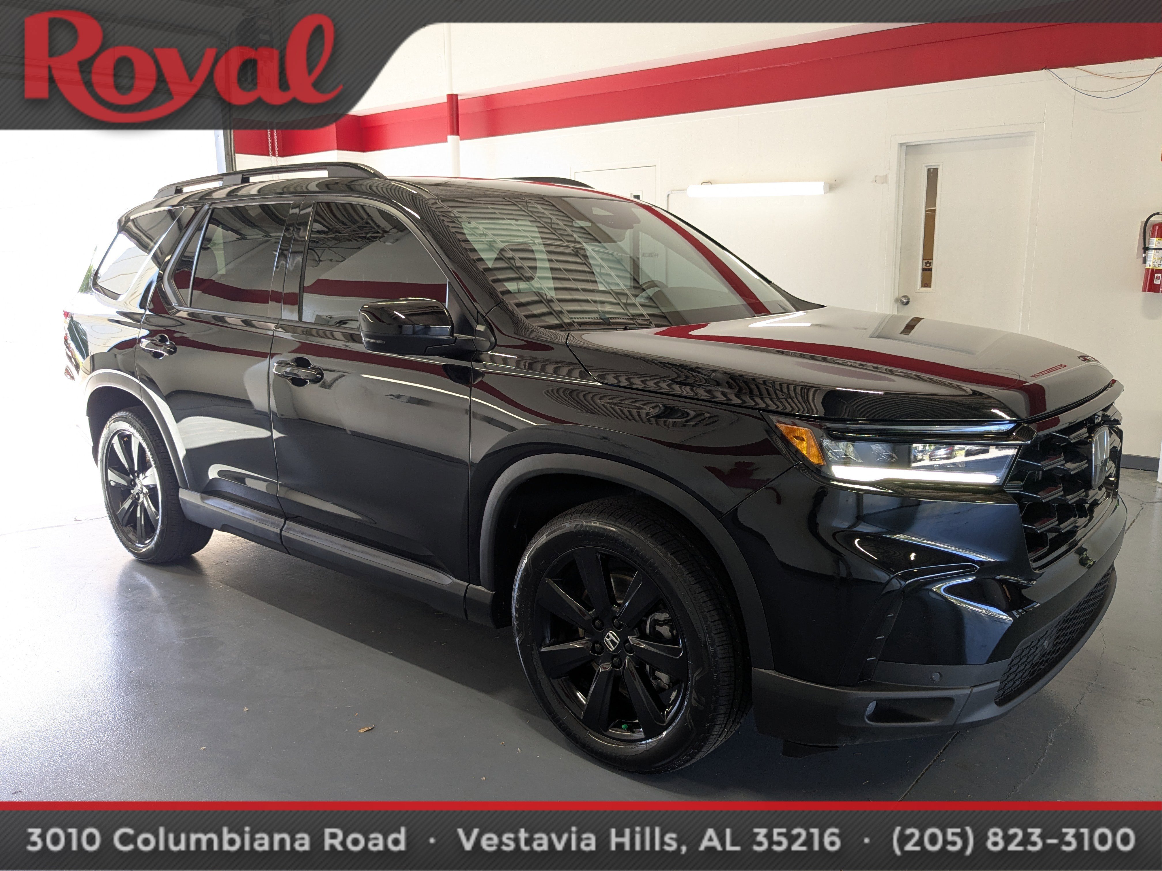 Used 2025 Honda Pilot Black Edition image 5