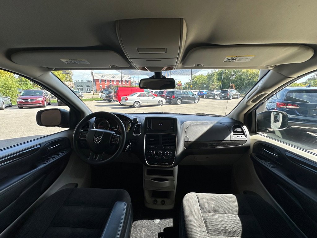 Used 2018 Dodge Grand Caravan SE w/ UConnect Hands-Free Group FWD image 20