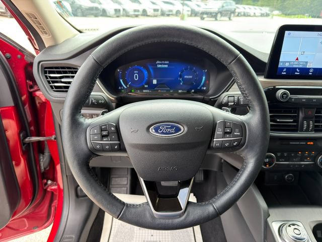 Used 2020 Ford Escape Titanium AWD/4WD image 37