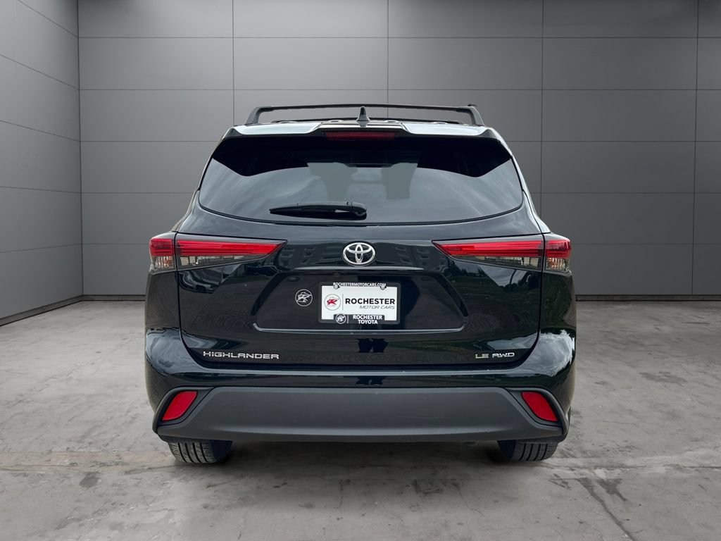 Used 2021 Toyota Highlander LE AWD/4WD image 4